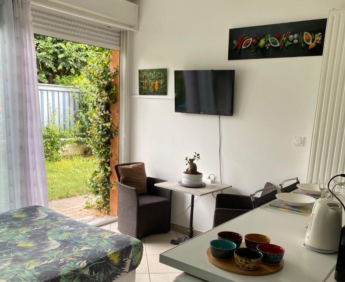 Trendy Studios Tassin Exterior foto